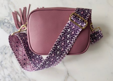 Crossbody „Rosaria“ inkl. Taschengurt „Verspielt Purple“