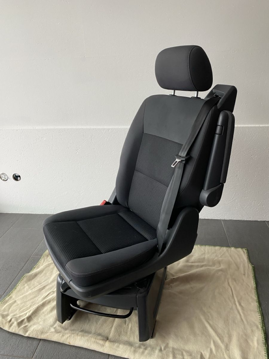 VW Tutti i ricambio: VW T6 / T6.1 / (T5) Drehsitz hinten Einzel – Usato da Altdorf UR venduto da speedrs9 2