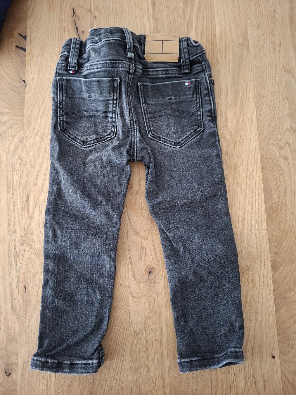 Tommy Hilfiger Ensembles coordonnés: Markenkleiderpaket Grösse 86 – D'occasion à Frenkendorf par Sir_marlin 6