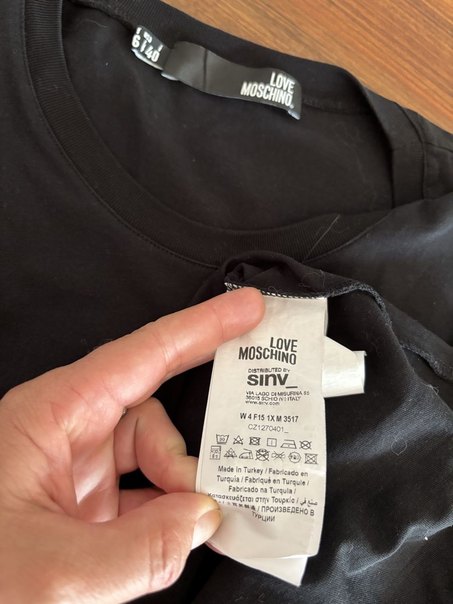 Moschino T-shirts: T-Shirt Moschino Gr. 36 Baumwolle – D'occasion à Winterthur par san_wd8j 7