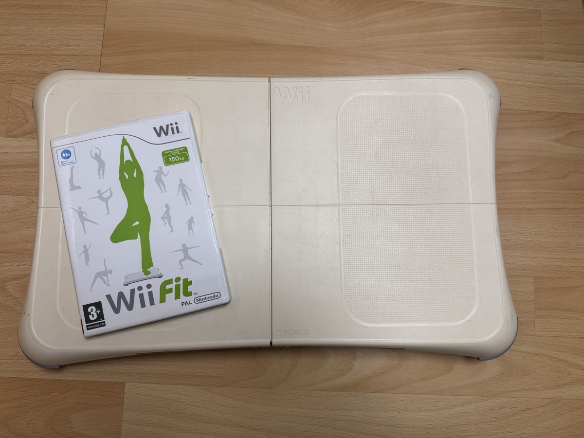 Nintendo Spiele: Wii Fit Balance Board mit Spiel  – Gebraucht aus Turgi von Nicci007