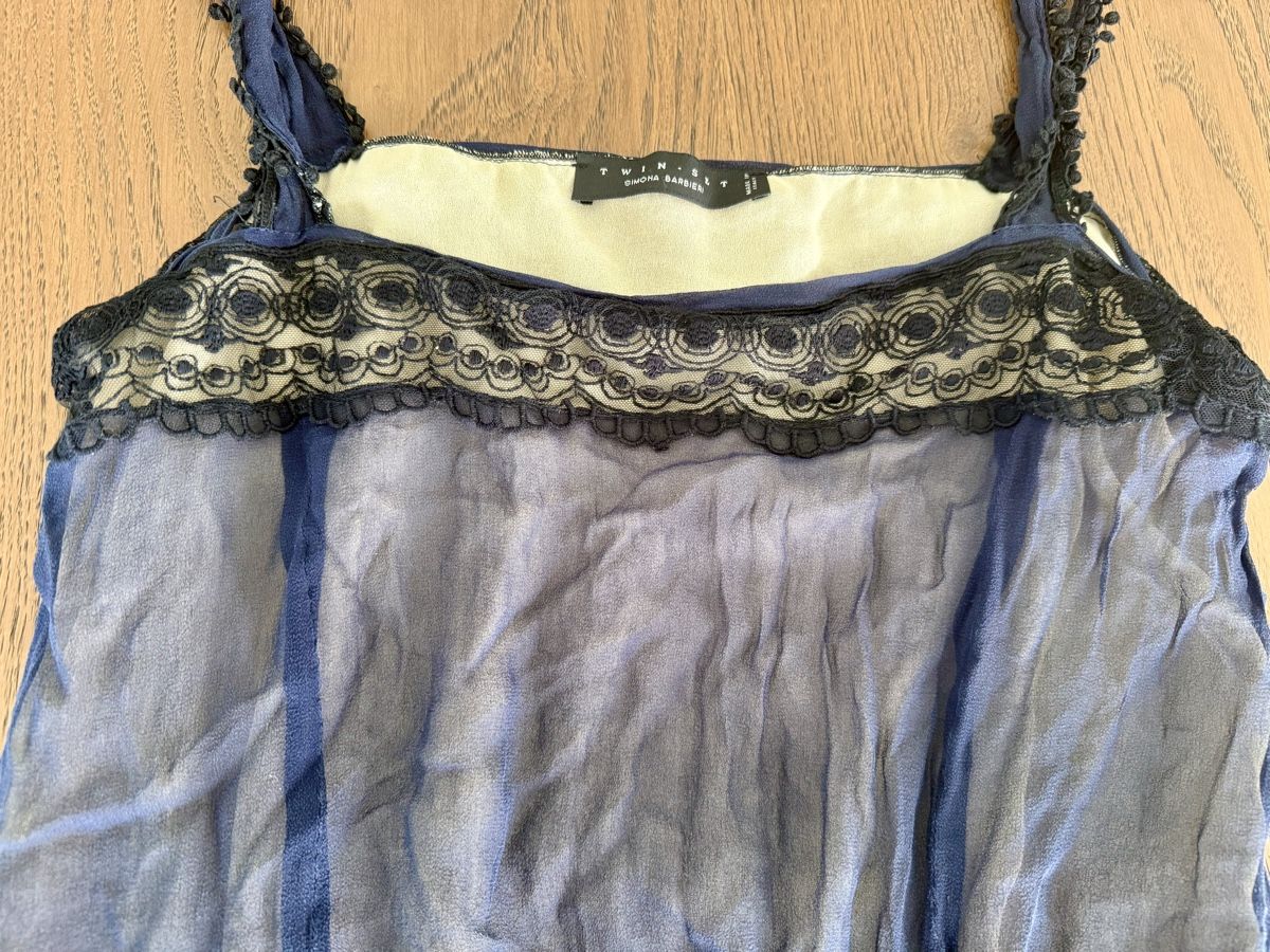 Twinset Top: Twinset Top – Nuovo (secondo la descrizione) da Davesco-Soragno venduto da tin_6xjv 1