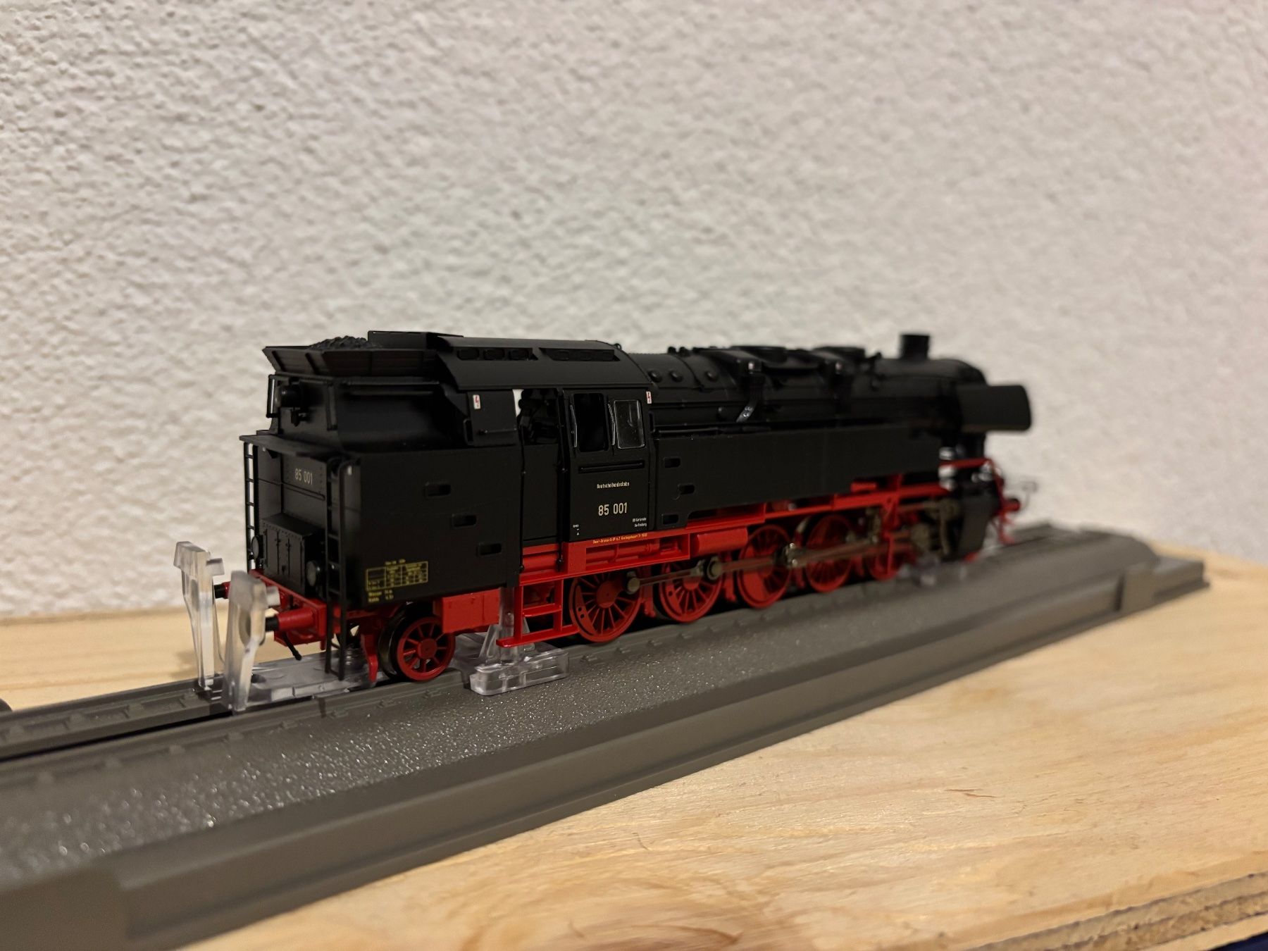 Roco Modelleisenbahnen: Roco DB BR 85 001 – Gebraucht aus Rapperswil BE von Bueti_ 3