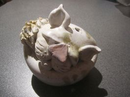 Skulptur grau/gold (Katzen?)