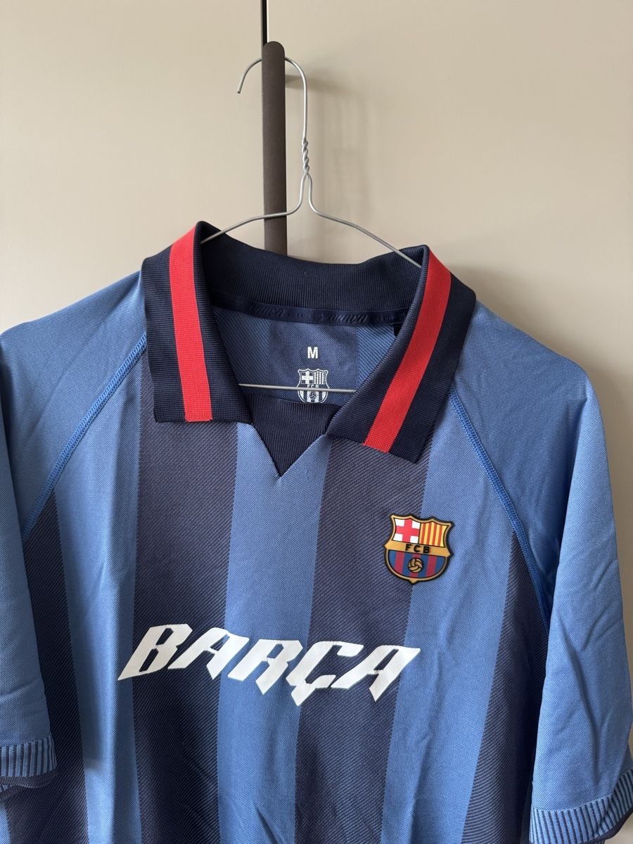 FC Barcelona Maillots de corps & Pantalons: Maillot Barcelone  – D'occasion à Châtel-St-Denis par Lou_Hock 1