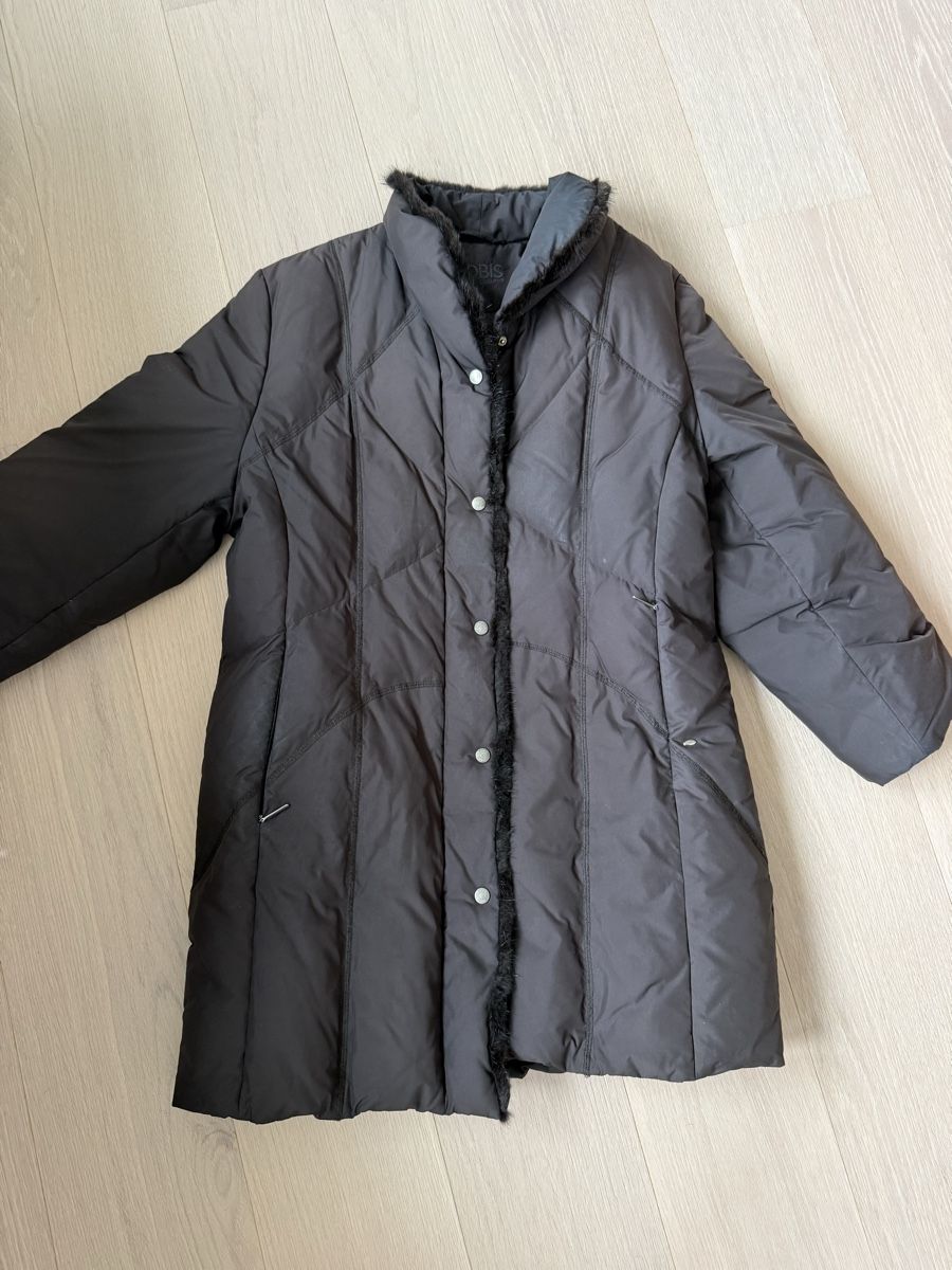Manteaux: Jobis Daune Winterjacke Grösse 44  – D'occasion à Neuhausen par DELY