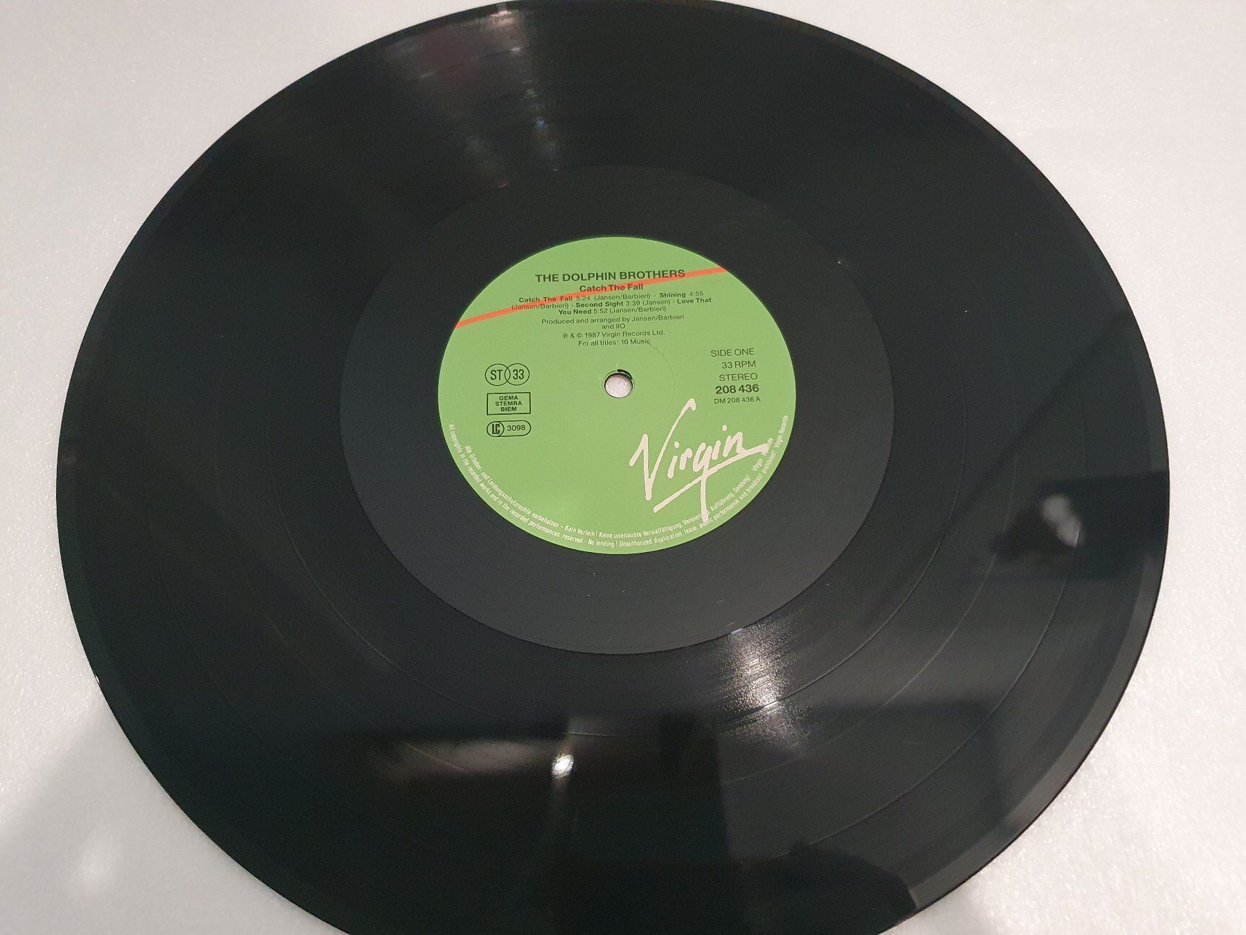 Dischi in vinile: The Dolphin Brothers – Catch The Fall – Usato da Uster venduto da Vinyl-Leidenschaft 3