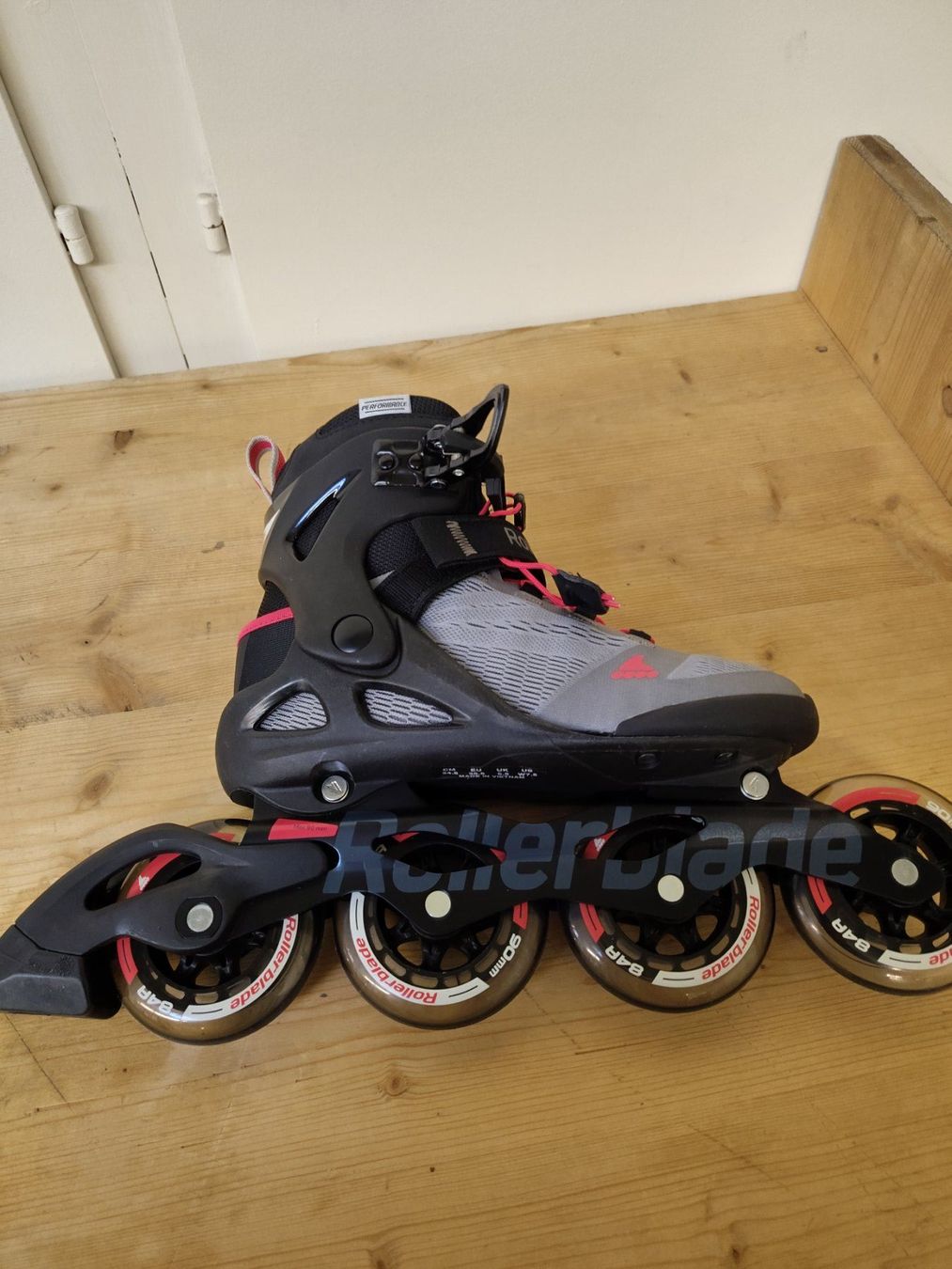 Inline-Skating & Rollschuhe: Rollerblade - Macroblade - Grey/Pink 39 39 Gr. 38.5 – Neu und originalverpackt aus Dällikon von Retouren_Resale 1