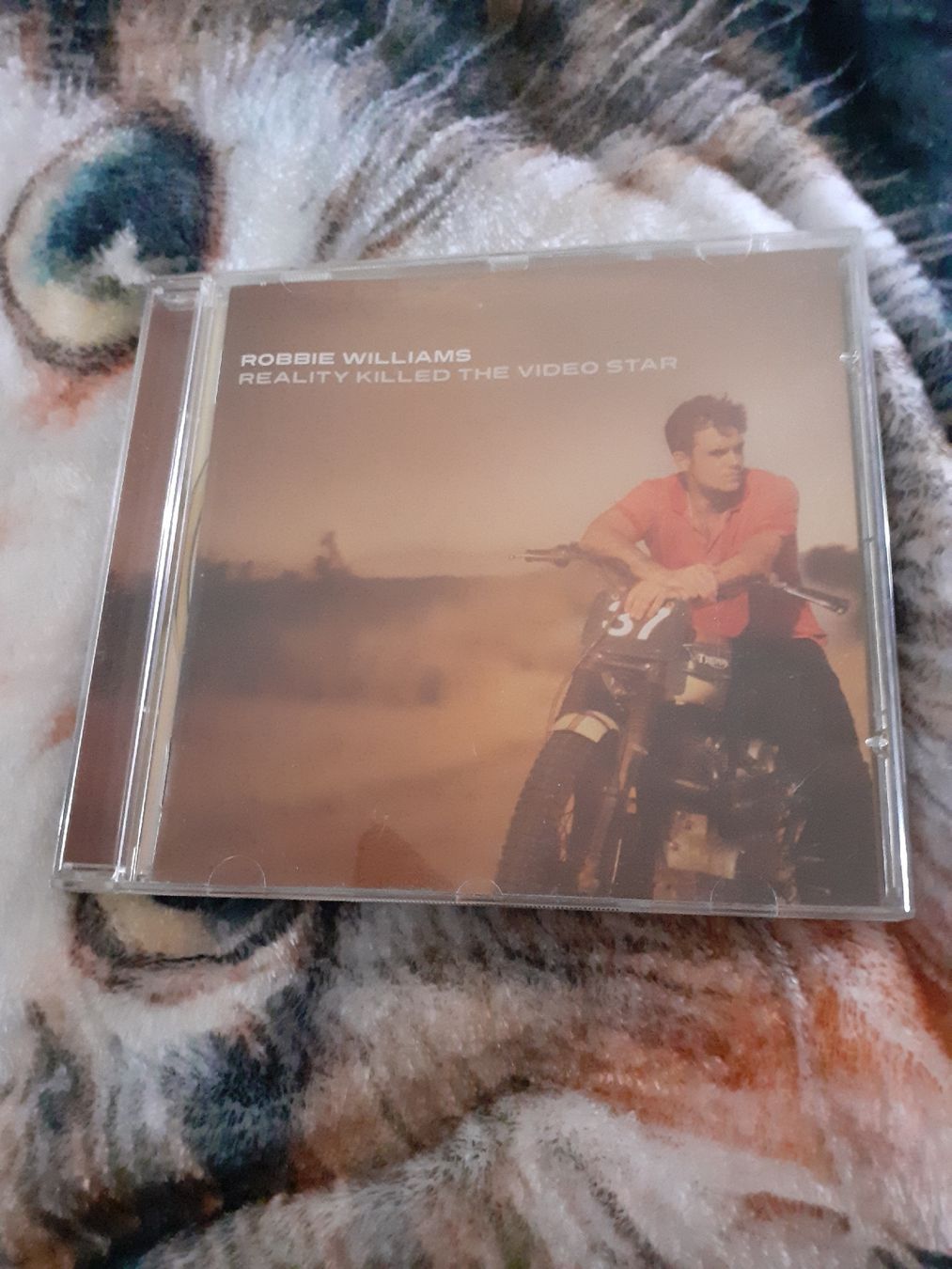 CD: CD Robbie Williams Reality Killed the Video Star – Usato da Kloten venduto da elb_9qvr