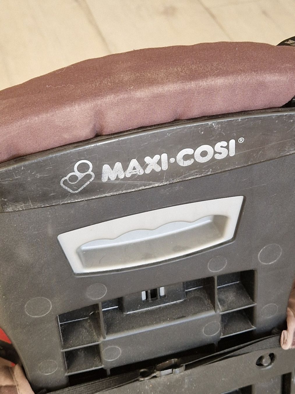 Maxi-Cosi Seggiolini per auto: Siège auto Maxi-Cosi – Usato da Corcelles NE venduto da dan_y7zm 7