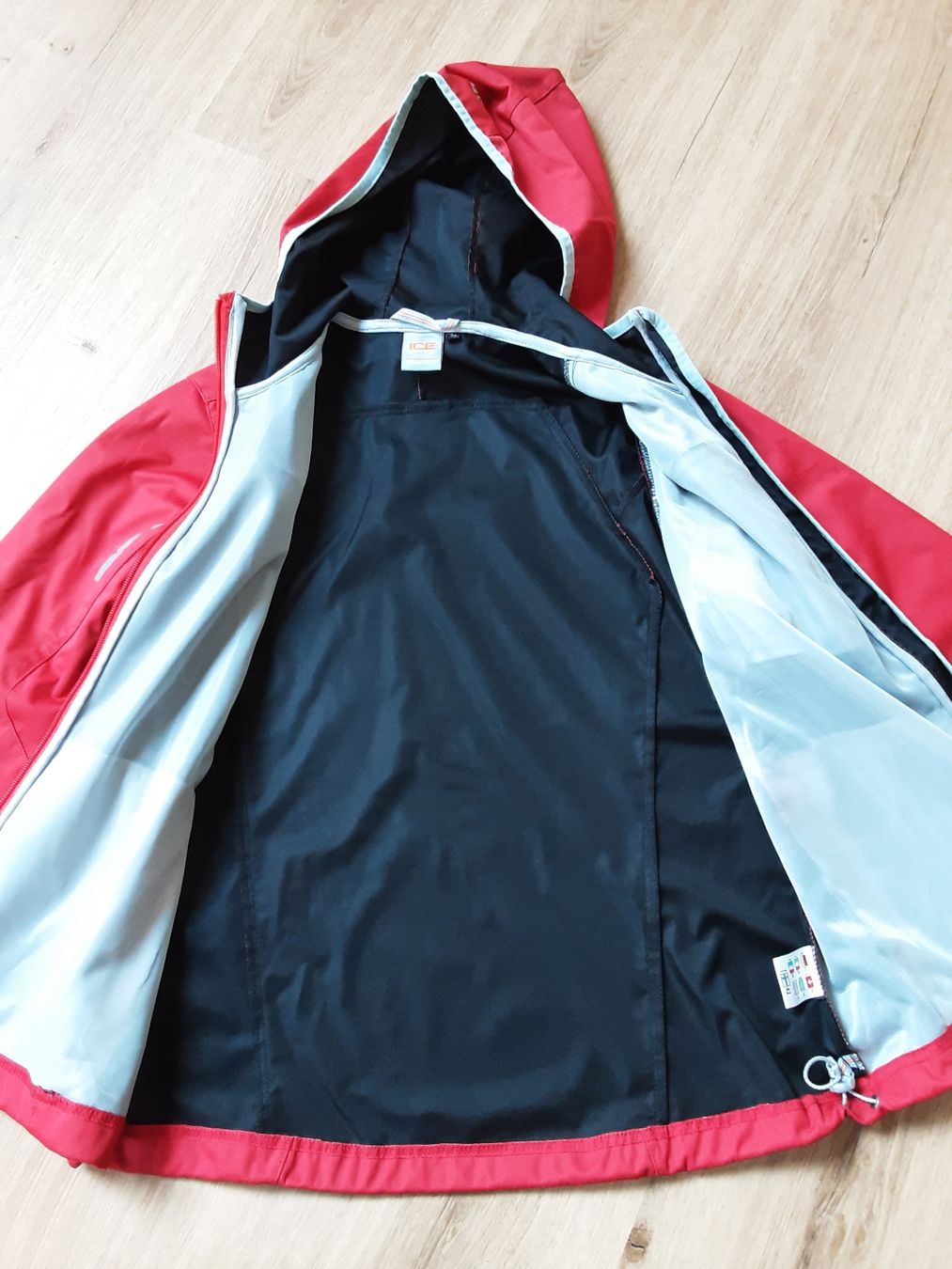 Jacken: Leichte Softshelljacke, Rot, Grösse 42 – Gebraucht aus Altdorf UR von Brandli 2