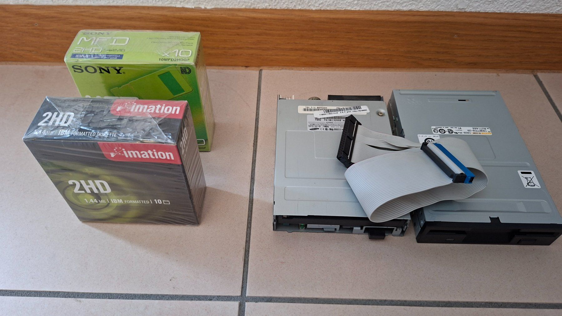 Elektronikbauteile: Floppy Disk e lettori – Gebraucht aus Genestrerio von mor_fnw8