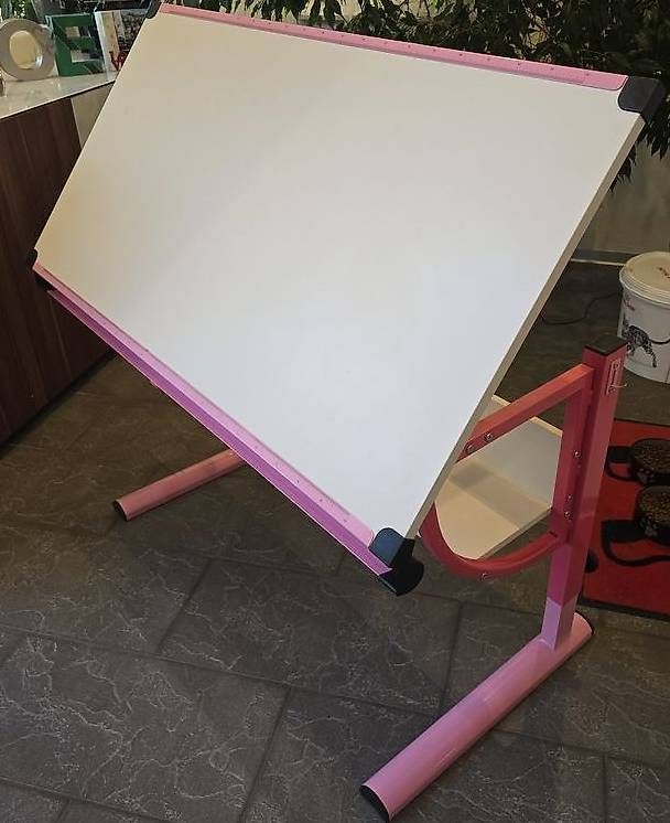 Schreibtische: Bureau fille – Gebraucht aus Prêles von vbaumgartner