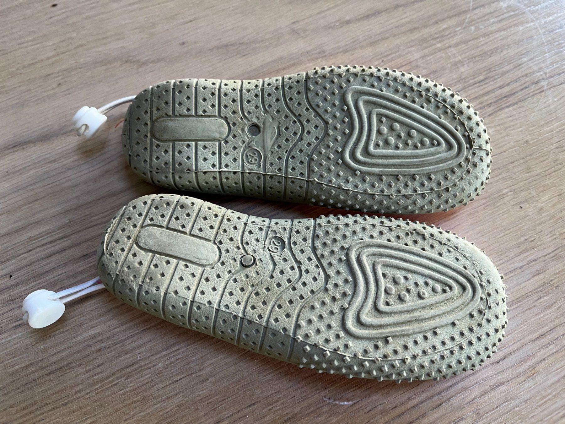 Scarpe per ragazzi: Badeschuhe rosa Blue Fin Gr. 29 – Usato da Oberrieden venduto da mcl_g5vk 2