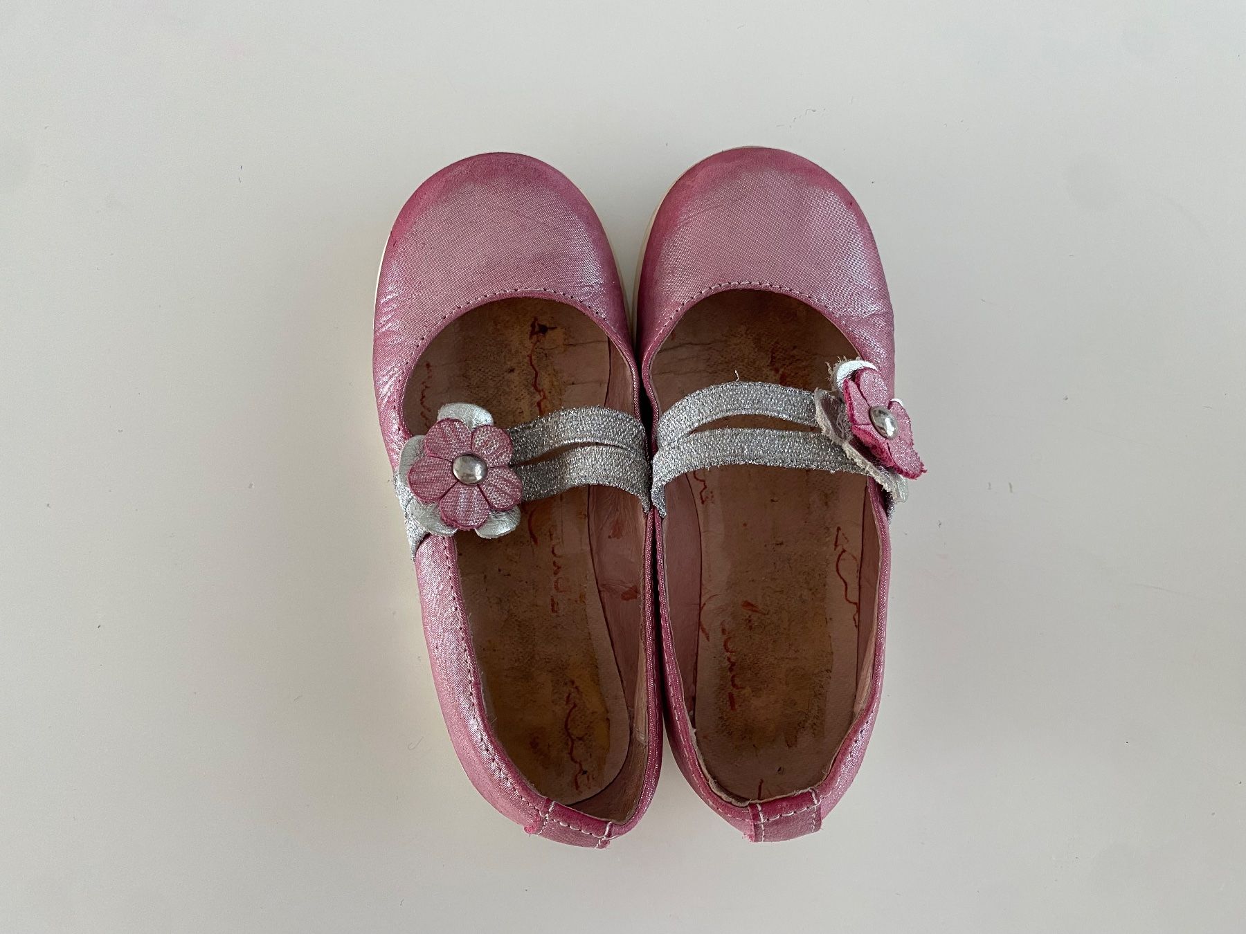 Scarpe per ragazze: 3 Paar Mädchen Schuhe, Grösse 25/26 – Usato da Dübendorf venduto da son_hy5t 1