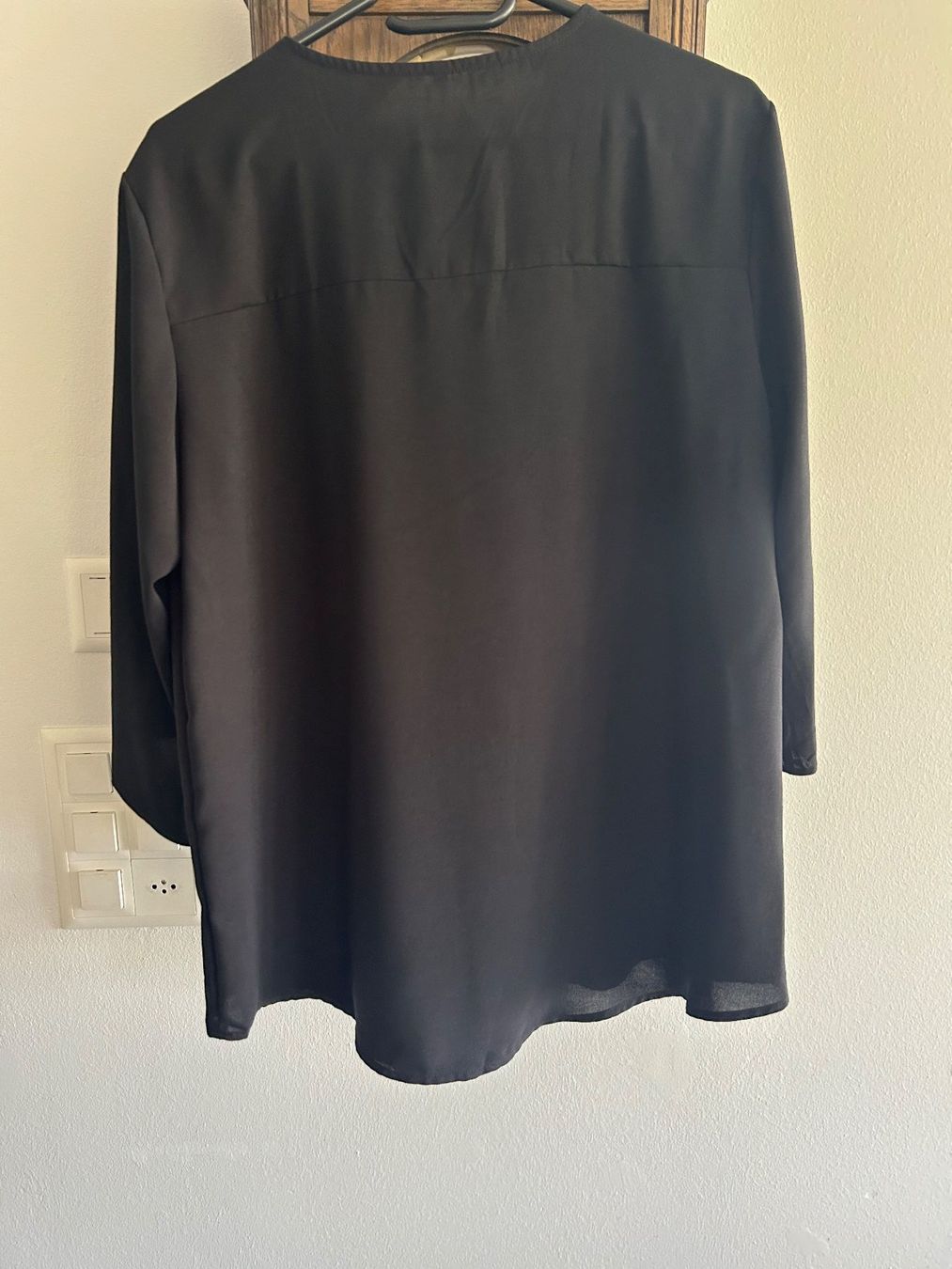 Camicette: Elegantes Schwarzes Oberteil, Grösse L – Usato da Kaltbrunn venduto da lagone1 2