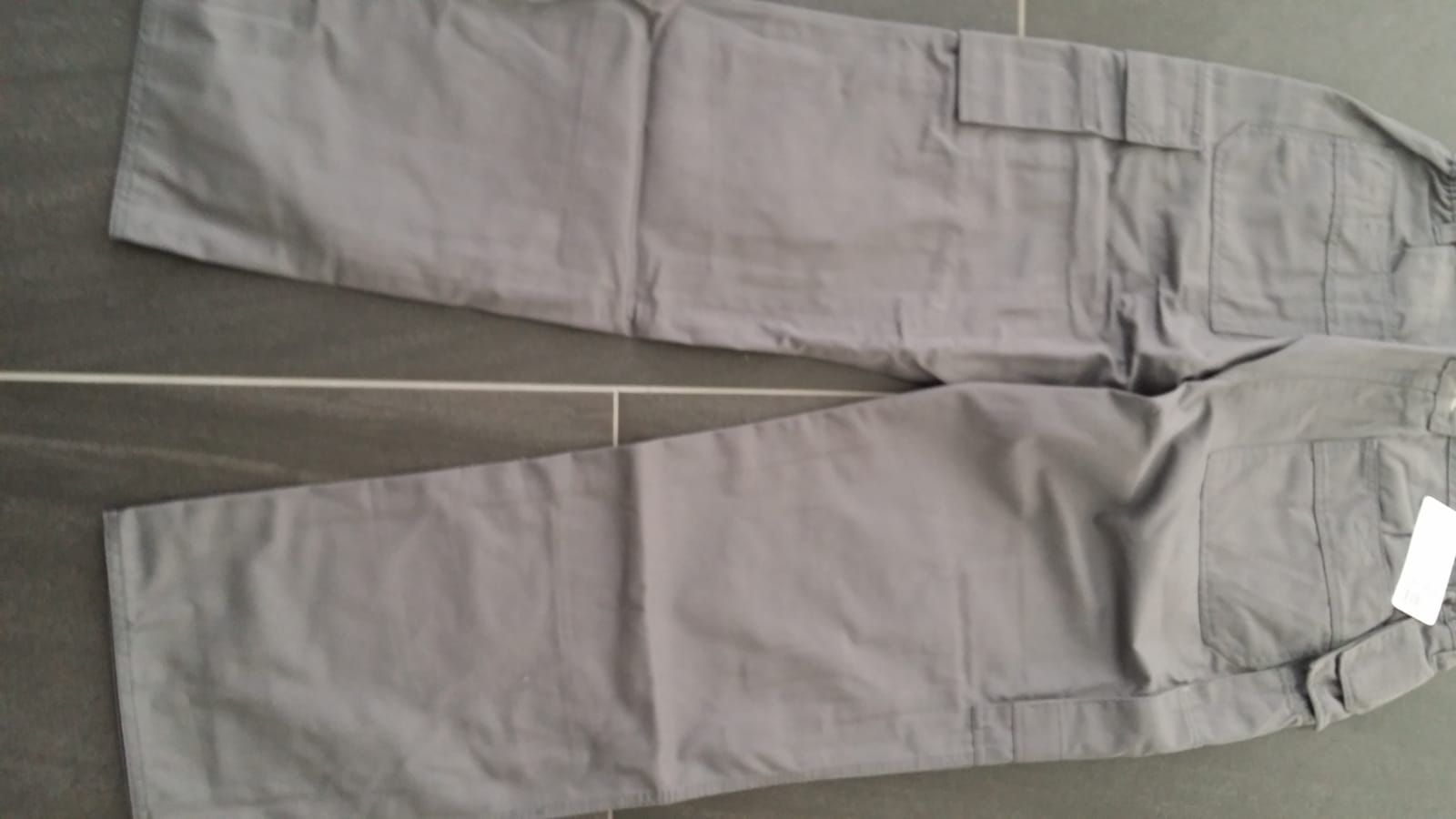 Pantaloni: Arbeithose Gr-48 Grau (NEU) – Nuovo (secondo la descrizione) da Bischofszell venduto da badza72 1