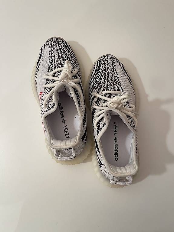 Adidas Scarpe da donna: Yeezy Boost 350 V2 – Nuovo (secondo la descrizione) da Schöftland venduto da Mursenn 1