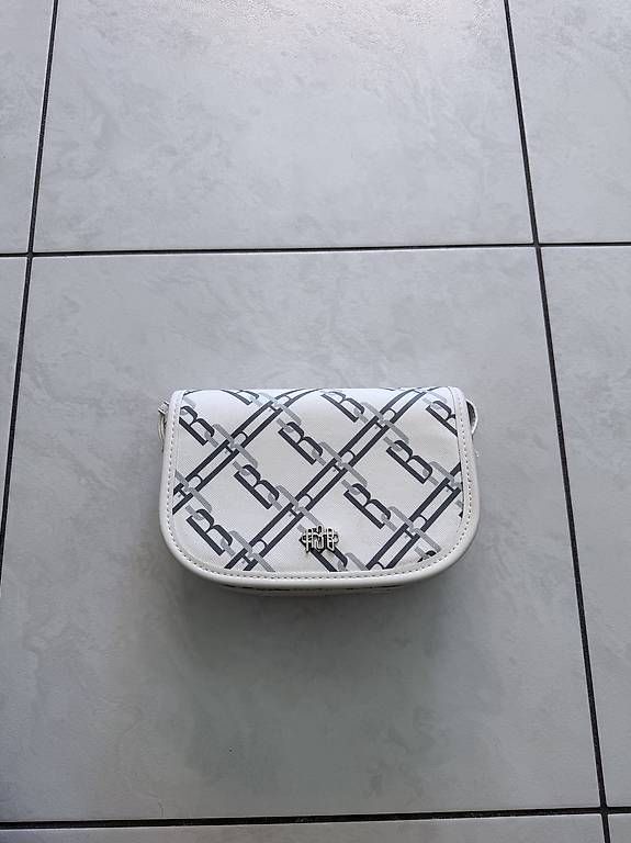 Sacs femmes: A3B Shoulderbag – D'occasion à Urtenen-Schönbühl par ninociotti