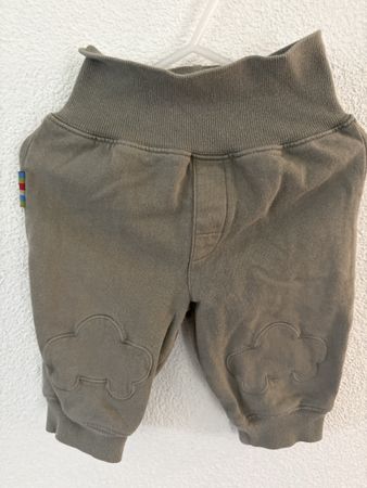 H&M Baby Hosen Grösse 68 Wolken Motiv guter Zustand oliv