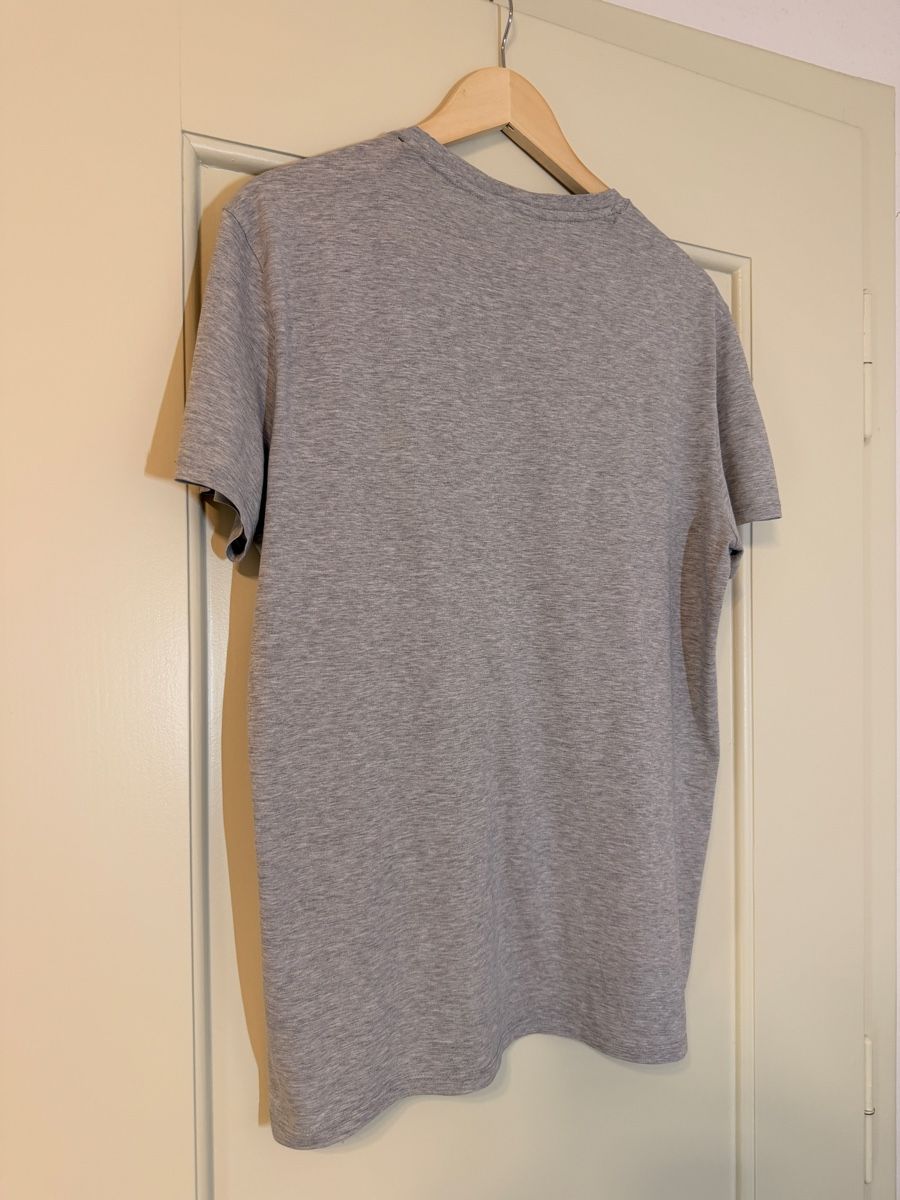 Lacoste T-shirt: Lacoste tshirt mit loch  – Usato da Visp venduto da locosshop 2