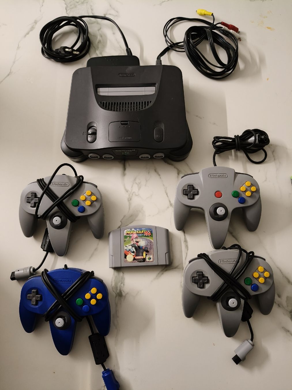 Nintendo Konsolen: Nintendo 64 Konsole mit 4 Controller & Mario Kart 64! – Gebraucht aus Oensingen von ece_8k7q