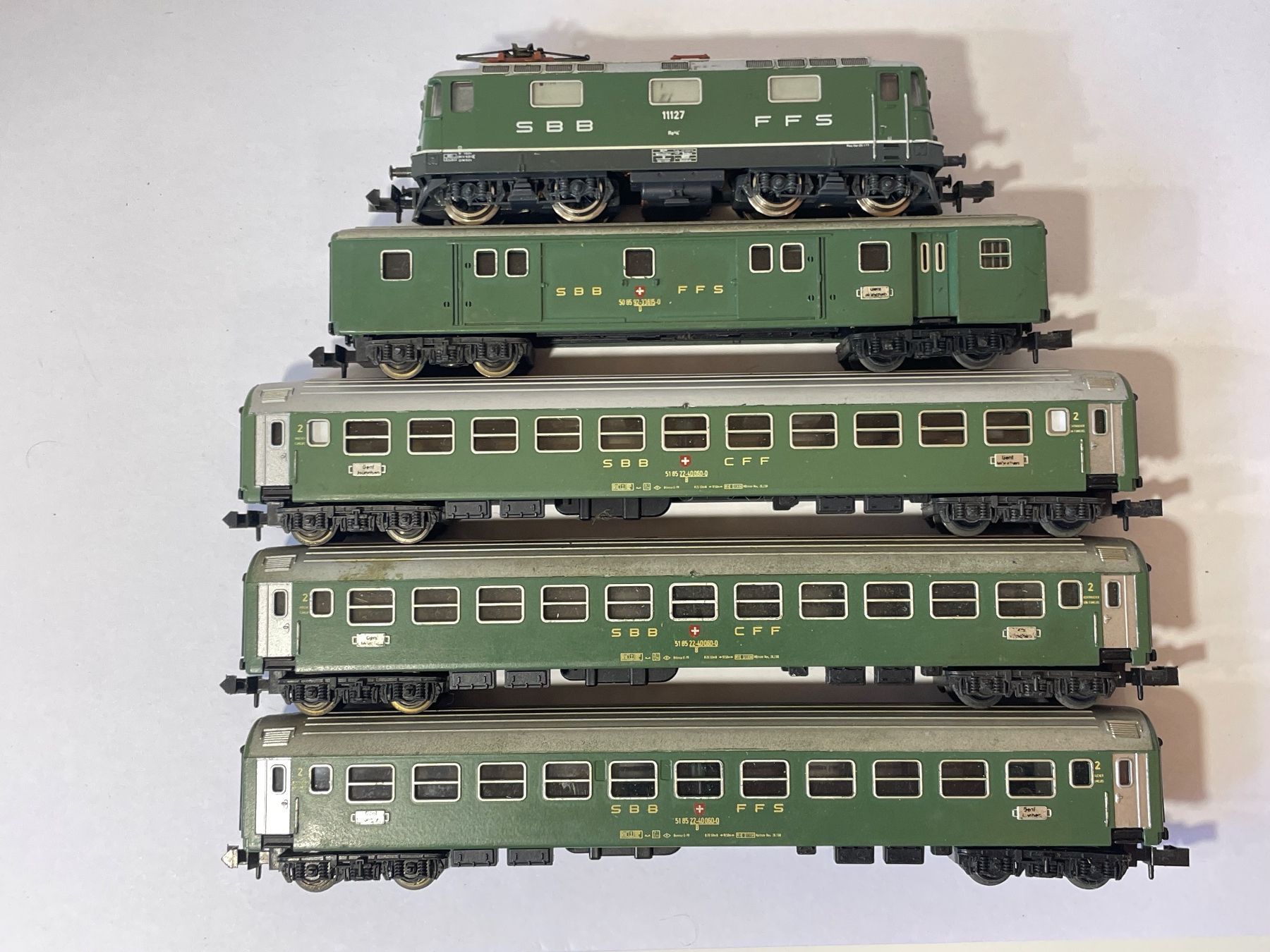 Trix Modellini di ferrovie: Minitrix SBB 5 teiliger Schnellzug RIC UIC-X – Usato da Wilderswil venduto da Modellbahn-Shop-Moll 1