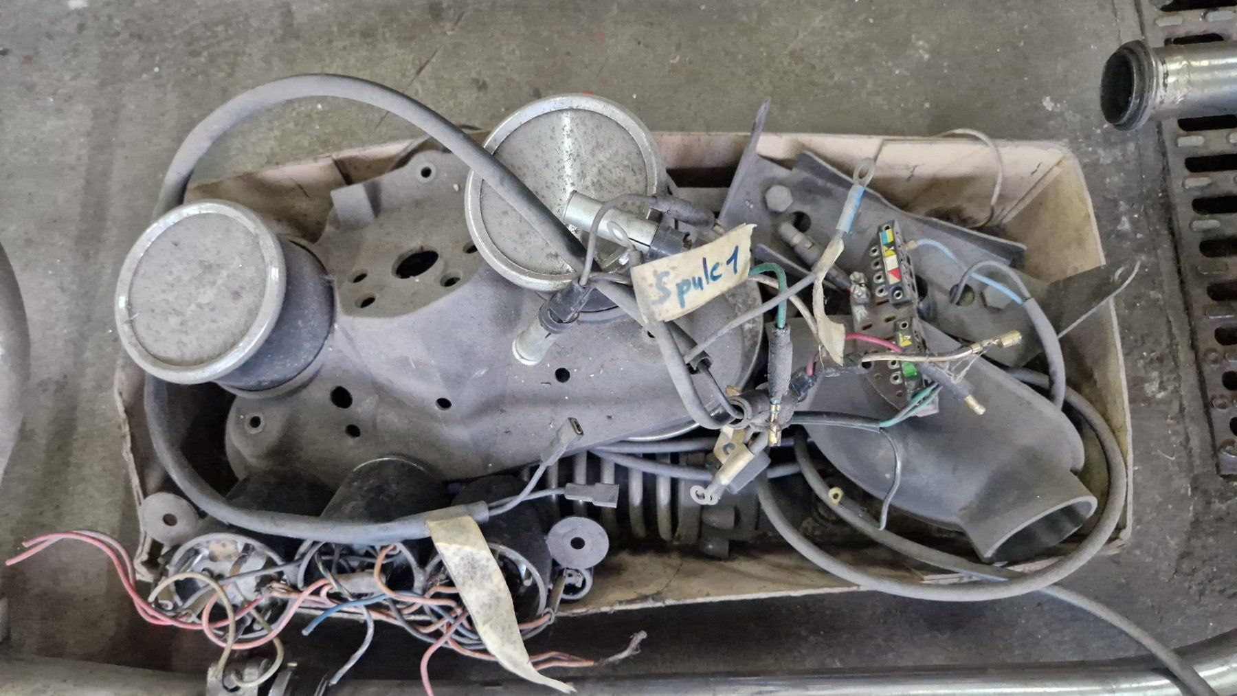Moto Guzzi Strada: Moto Guzzi V7 Spezial Restaurationsobjekt oder Teilespender – Usato da Dübendorf venduto da 402765513 3