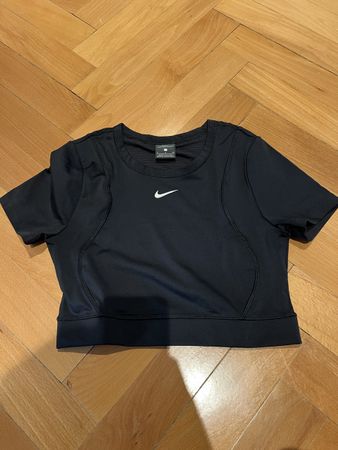 Nike Aeradapt Crop Top, Schwarz, Grösse S - wie Neu
