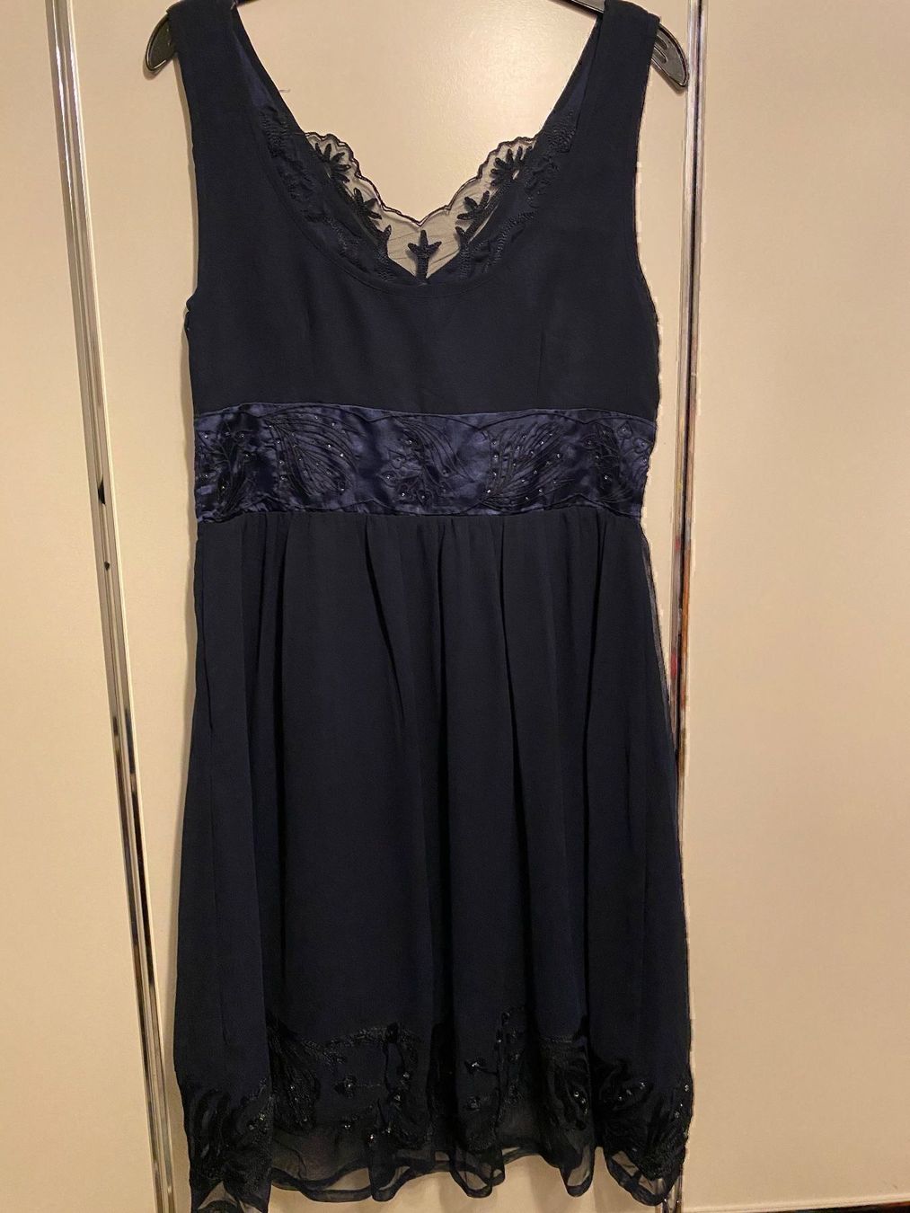 Robes: Cocktailkleid gr.38 – D'occasion à Pfungen par Outlet64 4