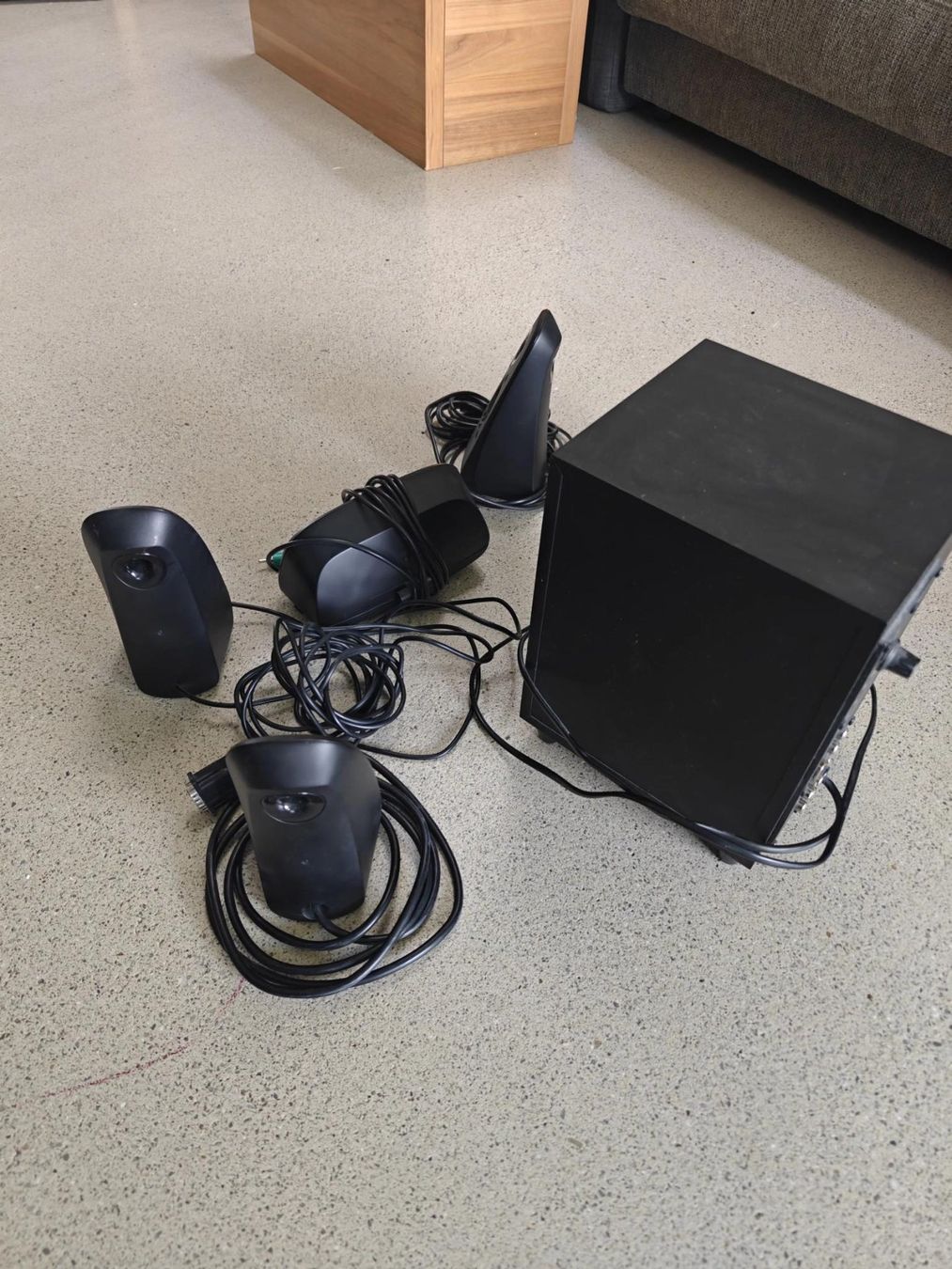 Logitech Casse acustiche: Logitech z506 5.1 Surround Lautsprecher – Usato da Schlieren venduto da noa_luzzi 2