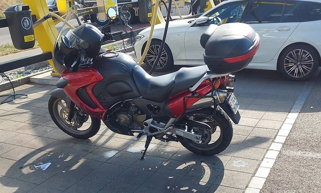 Touring: Honda Varadero – Gebraucht aus Tägerwilen von cognac1 1