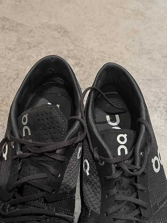 Scarpe da uomo: On cloud Schuhe schwarz Größe 44,5 – Usato da Ottoberg venduto da Lukhelfinger 4
