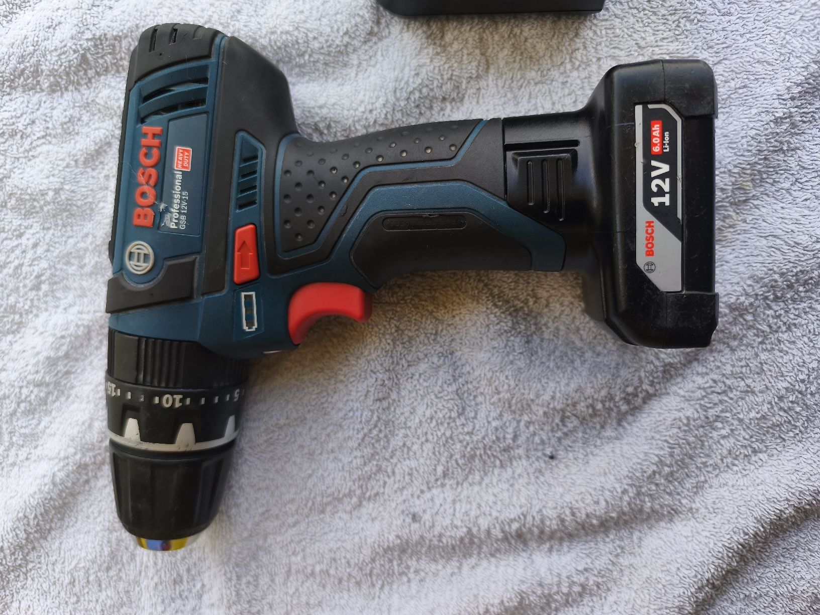 Bosch Tous les outils: Bosch Akku Schrauber Set – D'occasion à Recherswil par Sruscha58 1