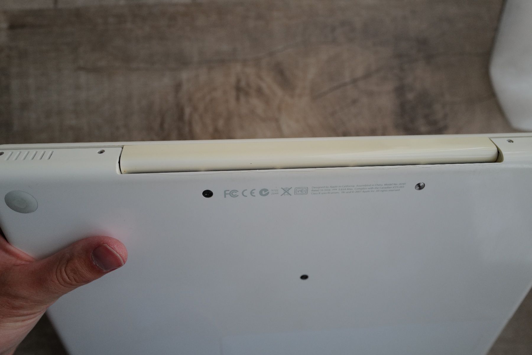 Apple Notebook: MacBook Early 2008 (MacBook4,1) – Usato da Port venduto da hgn1 4