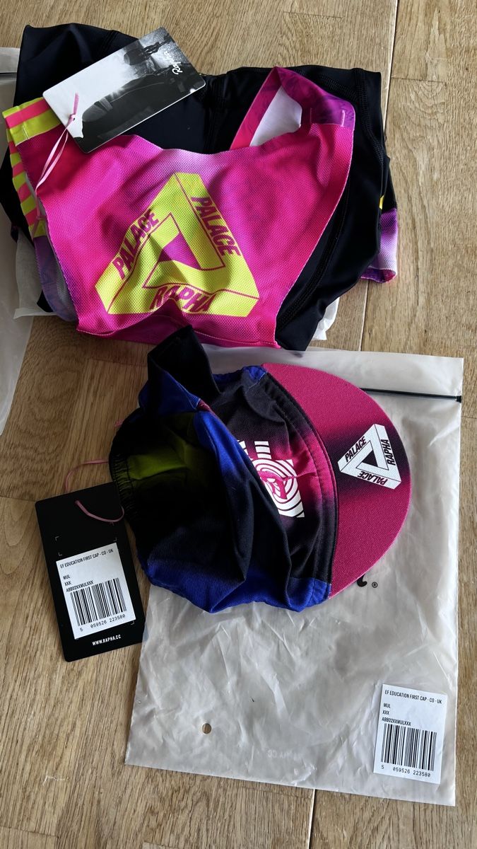 Rapha Lotti di vestiti: Rapha x Palace EF Pro Team Jersey Bib Cap Size M - OVP – Nuovo e nell'imballaggio originale da Meilen venduto da wehrluzern 2