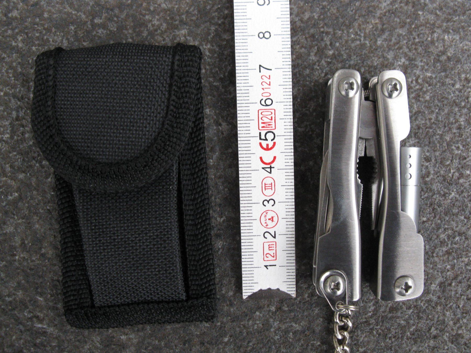 Schlüsselanhänger & - bänder: Multi-Tool Taschenmesser mit Zange und Lampe – Neu und originalverpackt aus Hittnau von Mares8335 5