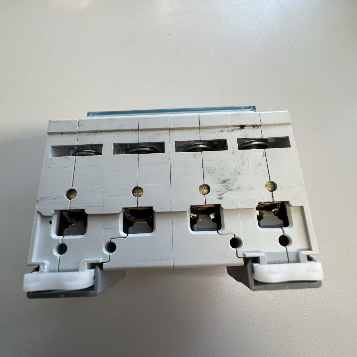 Hager Stromzufuhr: Hager Fehlerstromschutzschalter ADM482C 32A 30mA FI/LS – Gebraucht aus Rheinfelden von  1