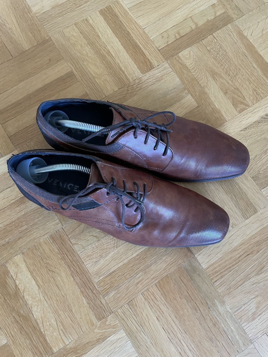 Scarpe da uomo: Herrenschuhe Venice .Leder.Gr.44 – Usato da Basel venduto da Kamberly