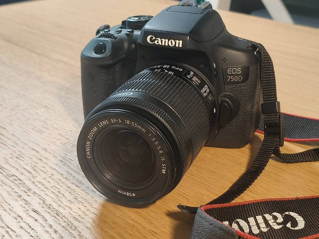 Canon Fotocamera: Canon EOS 750D Set mit EF-S 18-55mm IS STM – Usato da Zürich venduto da DonBodo