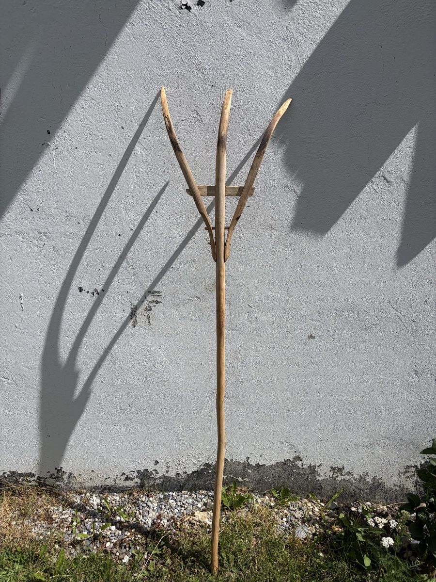 Tous les outils: Heugabel aus Holz  – D'occasion à Tenna par rog_7x9k 1