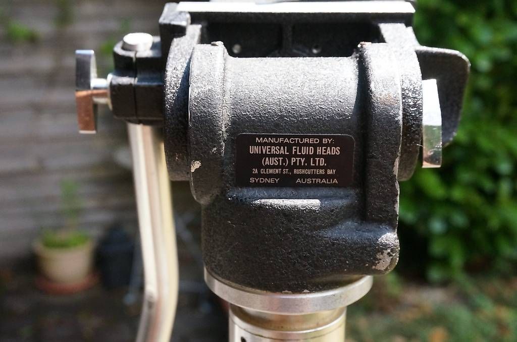 Treppiedi & Teste: Quickset Tripod 4-73010-7 mit Universal Fluid Head Australia – Usato da Spreitenbach venduto da Salesmanship 2
