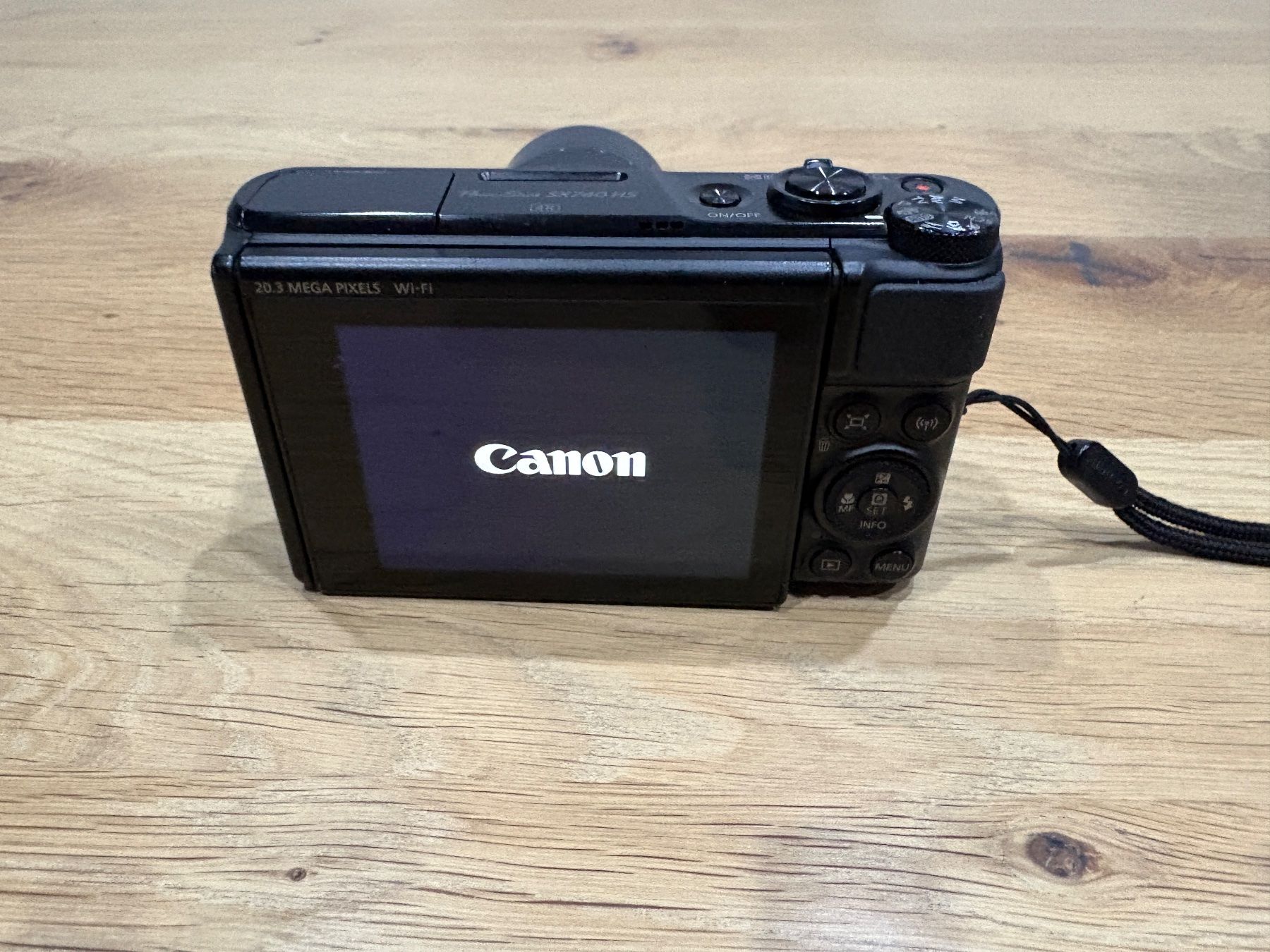 Canon Fotocamera: Canon PowerShot SX740 HS – Difettoso da Lausen venduto da sen_jm7c
