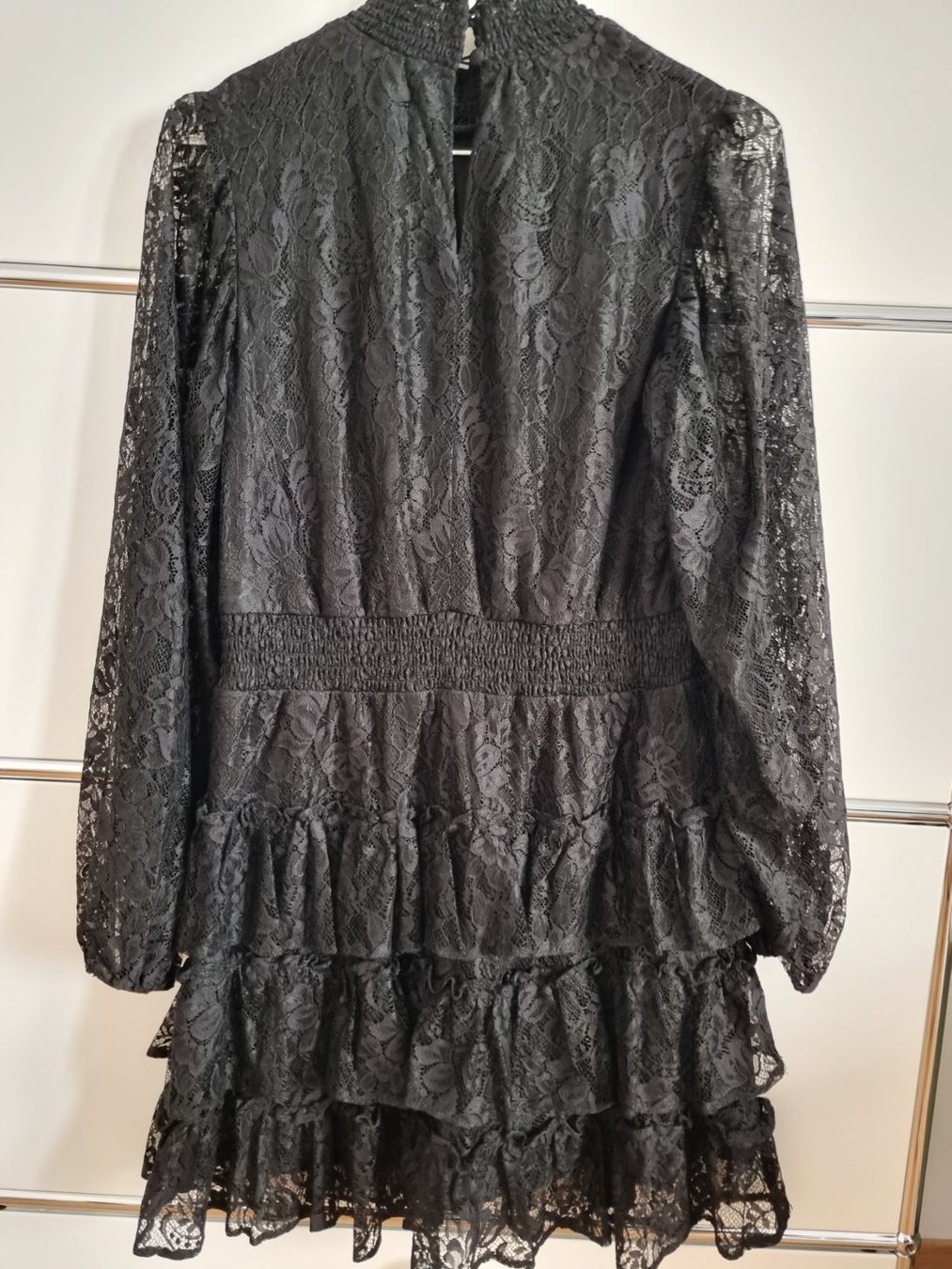 Kleider: EXPRESS - Schwarzes Minikleid aus Spitze – Gebraucht aus Zürich von Nala2811 1