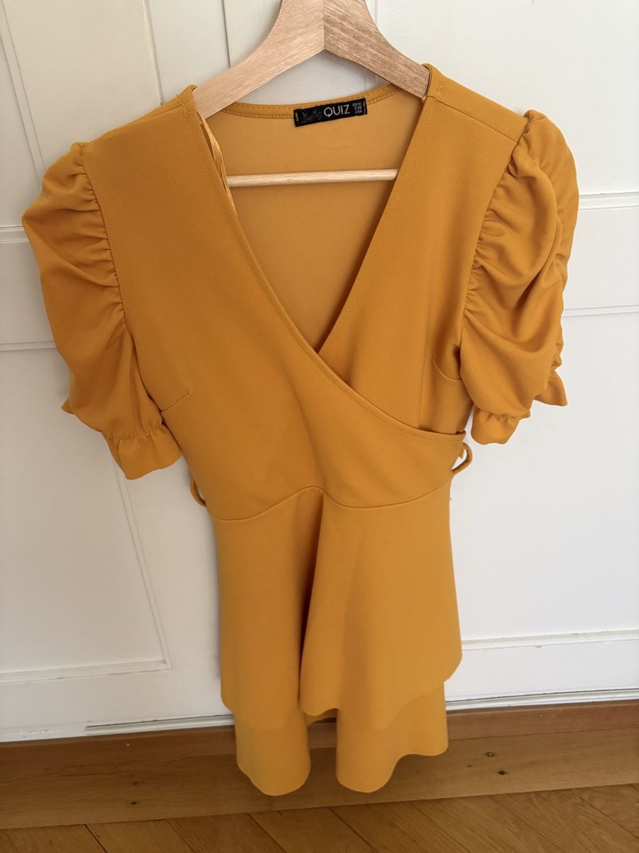 Vestiti: Kleid 20 CHF – Nuovo (secondo la descrizione) da Bern venduto da gab_9kjs