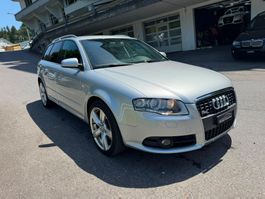Zum Verkaufen steht ein Audi A4 2.0TDI Quattro frisch ab MfK