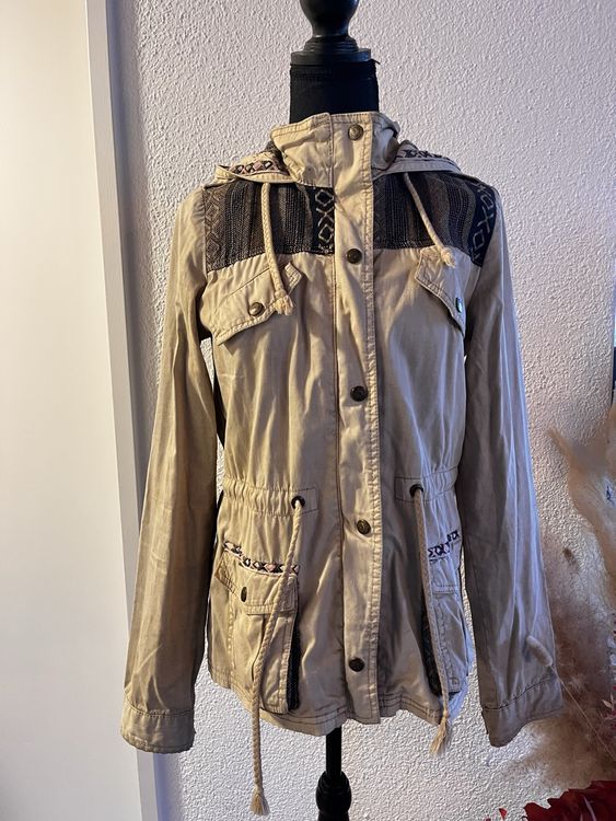 Vestes: Trendige Übergangsjacke mit Kapuze, Grösse S/36 – D'occasion à Langenthal par mar_7z55