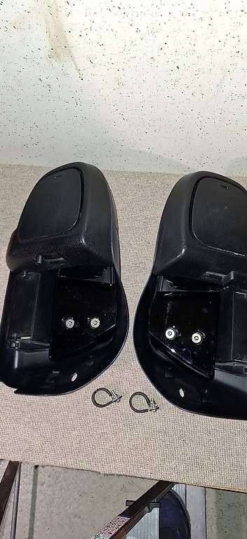 Tutti i ricambio per moto: Scudi paragambe Harley Touring  – Usato da Vacallo venduto da cross02 3