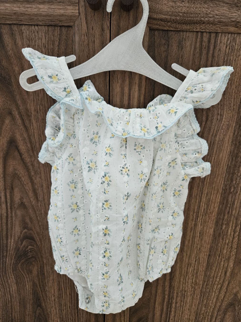 Zara Pagliaccetti: Baby Floral Romper – 3 Months – Nuovo (secondo la descrizione) da Zürich venduto da mer_jld9