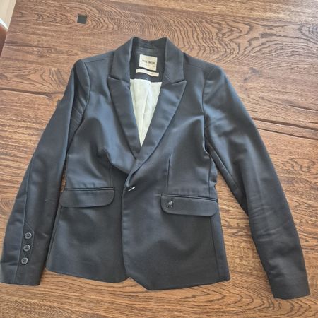 2 gut erhaltene Damen Blazer schwarz und blau Grösse 36